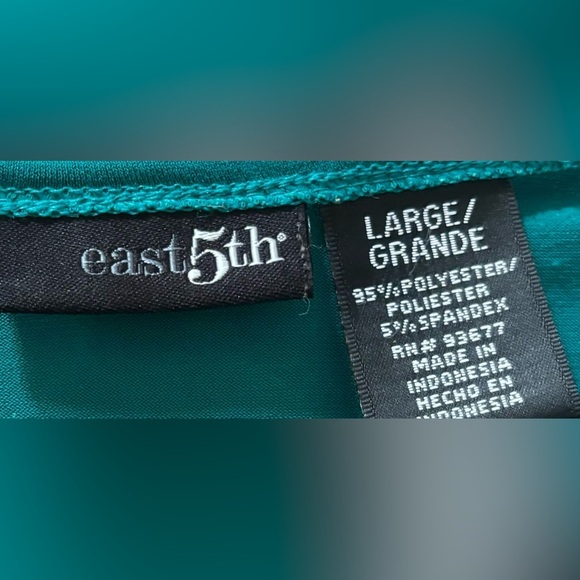 East 5th Elegant Green Women's Blouse - Picture 4 of 4